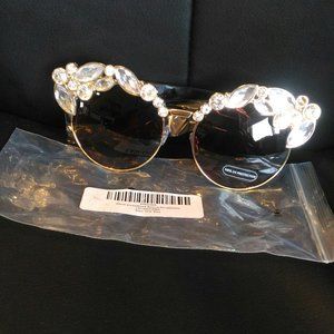 NEW V by Vye Statement Making Sunglasses Black